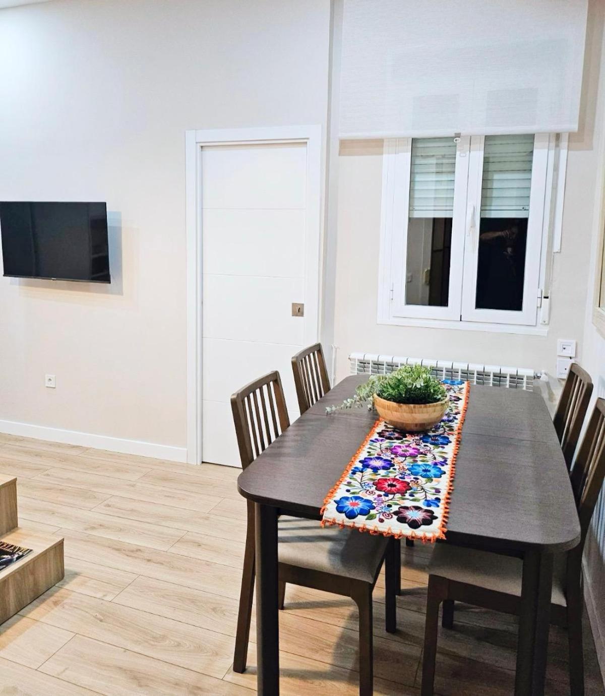 Acogedor Apartamento En Atocha By Bebalmy Madrid Dış mekan fotoğraf